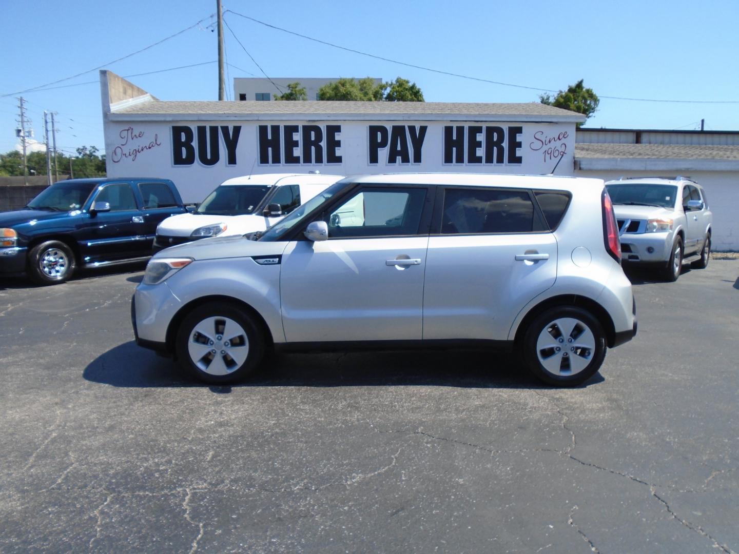 2014 SILVER /Grey Kia Soul + (KNDJP3A53E7) with an 2.0L L4 DOHC 16V engine, 6-Speed Automatic transmission, located at 6112 N Florida Avenue, Tampa, FL, 33604, (888) 521-5131, 27.954929, -82.459534 - Photo#0